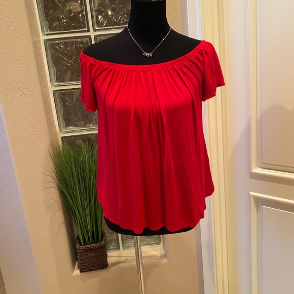 July 4th is coming!!❤️🤍💙. Socialite red off the shoulder flowy top. - Picture 10 of 10